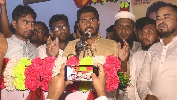 ৩০০ আসনেই প্রার্থী দেওয়ার কথা জানালেন ভিপি নুর