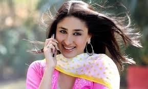 শুরুতেই ক্ষোভ ঝাড়েন কারিনা