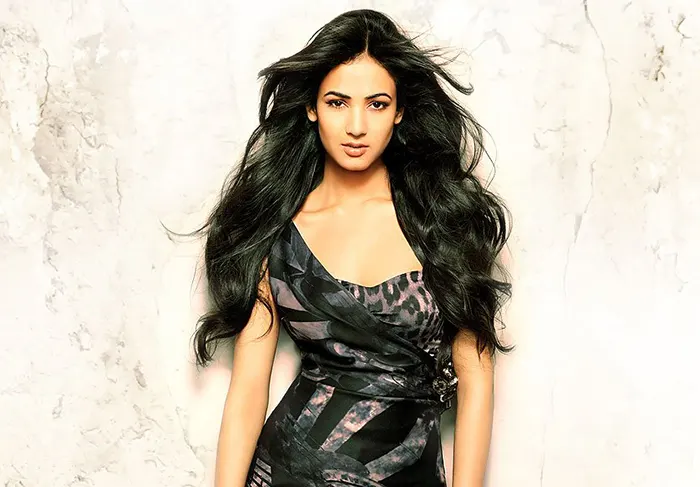 সোনালের অভিষেক