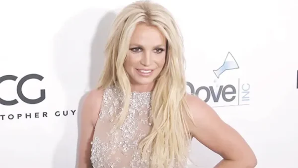 নিজেই নিজেকে বিয়ে