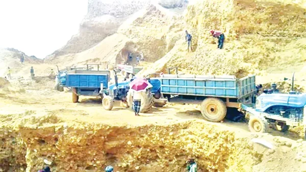 সিলেটে শারপিন টিলায় ৫ কোটি টাকার পাথর লুট