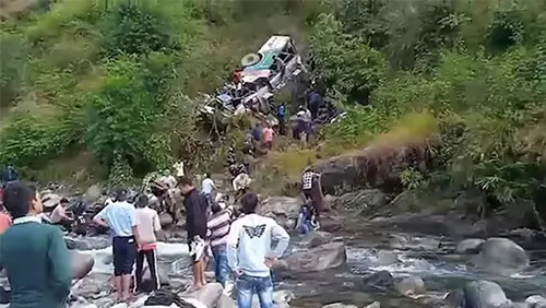 ভারতের উত্তরখণ্ডে বাস দুর্ঘটনায় নিহত ২০