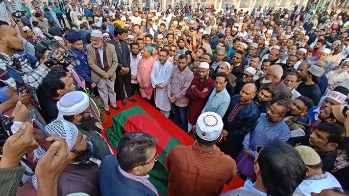 রাষ্ট্রীয় মর্যাদায় হারিছ চৌধুরীর নিজ গ্রামে দাফন