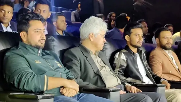 ফারুকীর সিনেমা দেখে যা বললেন দুই উপদেষ্টা