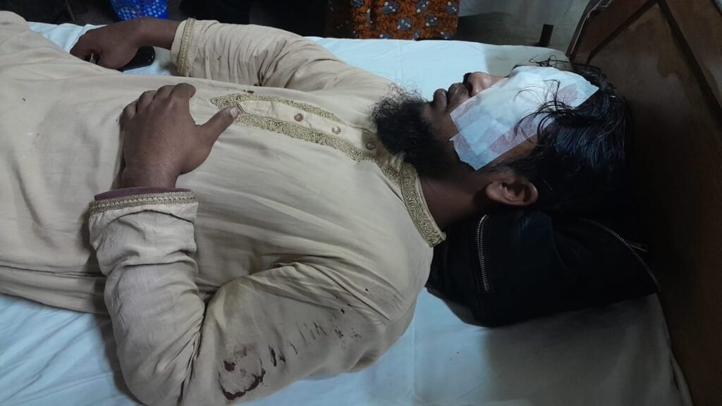 গোলাপগঞ্জে মাটি কাটতে বাধা দেওয়ায় পরিবেশ কর্মীকে মারধর, বাড়িতে হামলা