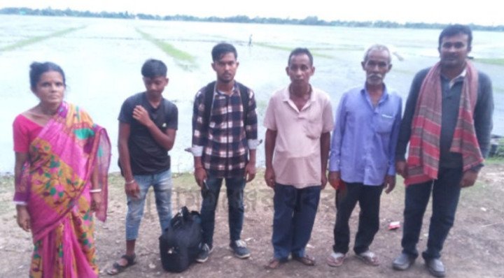 তাহিরপুর সীমান্তে ভারত থেকে অনুপ্রবেশের চেষ্টাকালে আ ট ক ৬