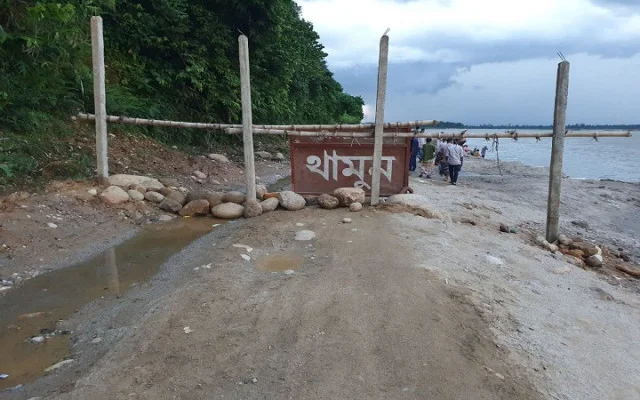 জাফলংয়ে বালু ও পাথর লুট ঠেকাতে সামালোচিত উদ্যোগ উপজেলা প্রশাসনের