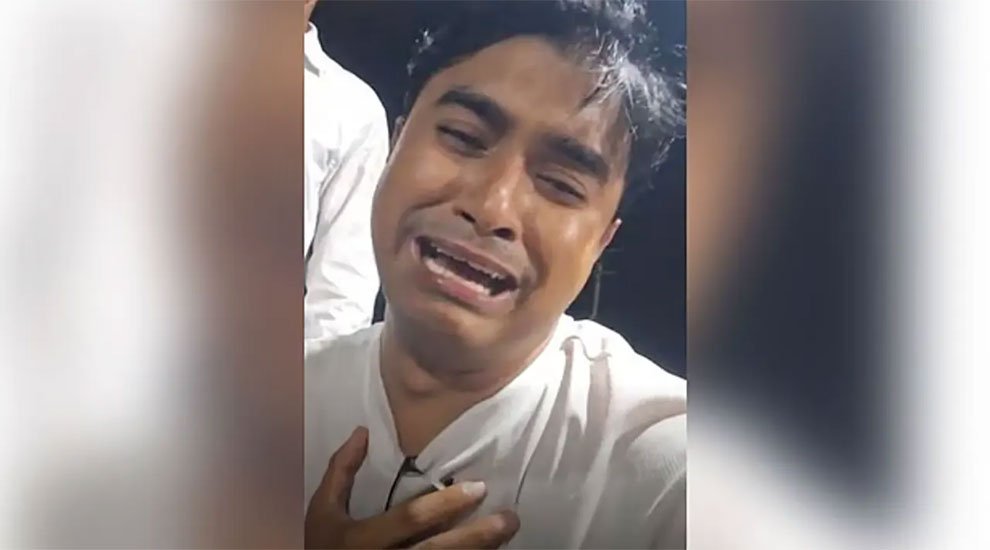 যুবককে জিম্মি ও মারধর করে নগদ টাকা ও ব্যাংকের বুথ থেকে টাকা তুলে নিয়ে যায় দুর্বৃত্তরা।