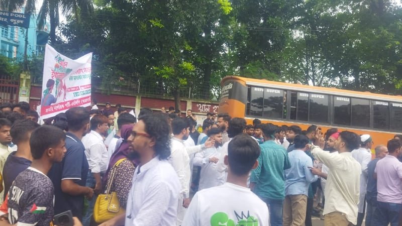 ‘নতুন বাংলাদেশের ইশতেহার’ নামে জাতীয় নাগরিক পার্টির (এনসিপি) সমাবেশ শুরু