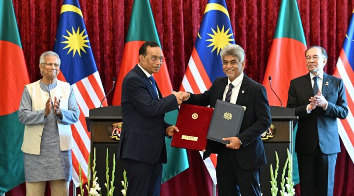 প্রধান উপদেষ্টা   ড. ইউনূসের মালয়েশিয়া সফরের প্রথম দিনে পাঁচটি সমঝোতা স্মারক ও তিনটি নোট বিনিময় করেছে