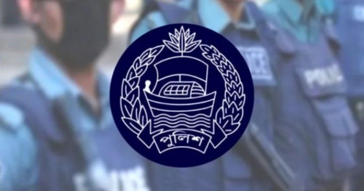 পুলিশের ৯ জন পরিদর্শককে (নিরস্ত্র) অবসরে পাঠানো হচ্ছে