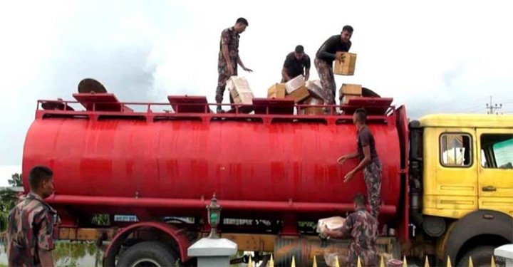 চোরাচালানের অভিনব কৌশল উন্মোচন ; সোয়া এক কোটি টাকার ভারতীয় পণ্য জব্দ