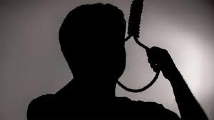 সিরাজগঞ্জে স্ত্রীর ডিভোর্স লেটার পেয়ে অভিমানে  আ ত্ম হ ত্যা করলো স্বামী