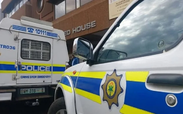 দক্ষিণ আফ্রিকায় বাংলাদেশি অভিবাসীর দায়ের করা মামলায় ১০ পুলিশ সদস্য গ্রেফতার