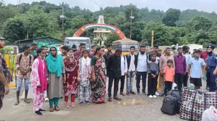 বিভিন্ন মেয়াদে সাজা ভোগ শেষে ভারত থেকে  দেশে ফিরেছেন ৫ নারীসহ ২২ জন বাংলাদেশি