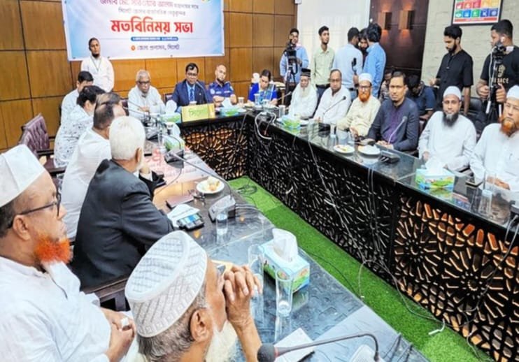 রাজনীতিবিদদের  জেলা প্রশাসক সরওয়ার আলম আমি আম্পায়ার হিসেবে কাজ করতে চাই