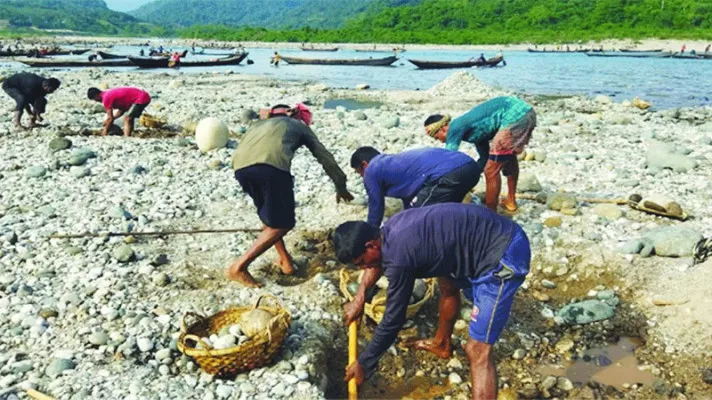 পাথর চুরির সাথে জড়িতদের গ্রেফতার ও আইনের আওতায় নিয়ে আসা হবে