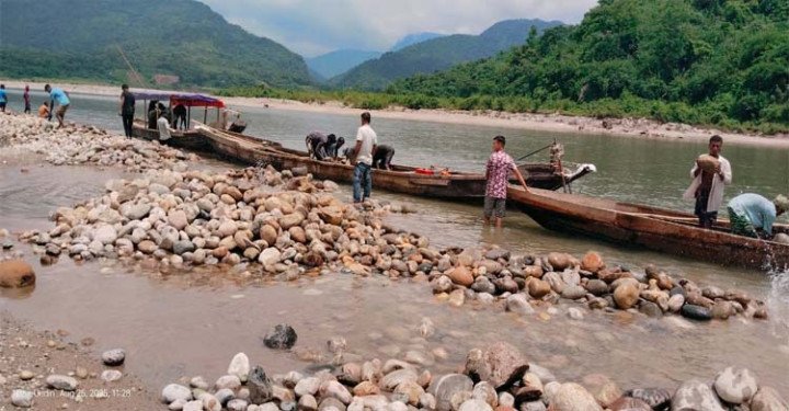 পাথর লুটপাটের ঘটনায় তদন্তে নেমেছে মন্ত্রিপরিষদ বিভাগ