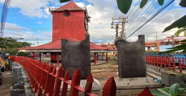 তীব্র সমালোচনার মুখে আলী আমজদের ঘড়িঘর চত্বর থেকে ‘জুলাই স্মৃতিস্তম্ভ’ সরানোর উদ্যোগ