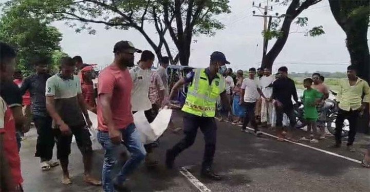 সুনামগঞ্জ-সিলেট মহাসড়কের জয়কলস এলাকায়  সড়ক দুর্ঘটনায়  ডিসি অফিসের ২ কর্মী নিহত