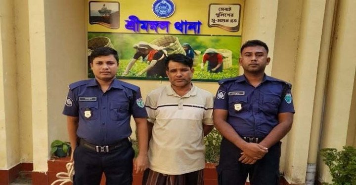 শ্রীমঙ্গলে কুখ্যাত মাদক সম্রাট স্বপন গ্রেফতার গ্রেফতার করেছে পুলিশ