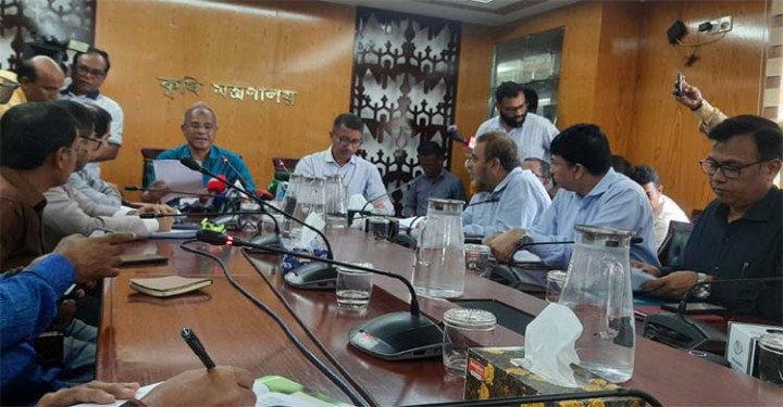 বকেয়া পরিশোধ করে চাহিদামতো সার আমদানি করে সরবরাহ করা হয়েছে