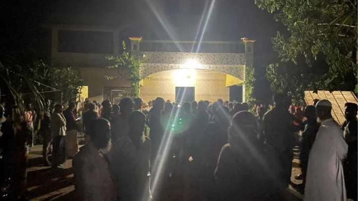 এক ঘরে শিশুর গলাকাটা লাশ, পাশের ঘরে ঝুলছিল অন্তঃসত্ত্বা মায়ের  মরদেহ