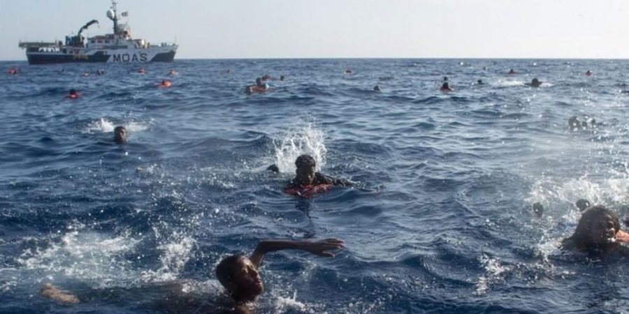 জাহাজ ডুবে আফ্রিকা থেকে ইউরোপগামী পথে আবারও ভয়াবহ ট্র্যাজেডি