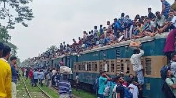 ট্রেনে আসনের চেয়ে কয়েকগুণ বেশি যাত্রী: গত অর্থবছরে ২৪৫৫ কোটি টাকা লোকসান