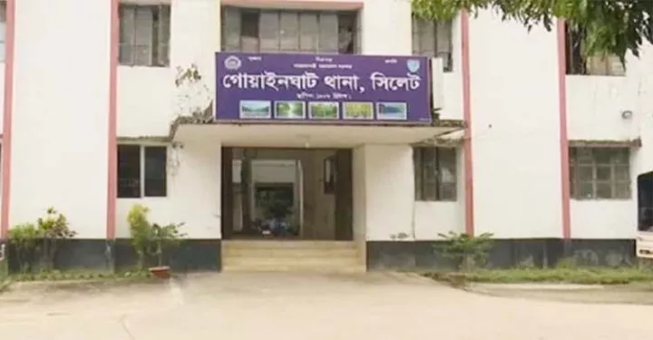 স্ত্রীকে দা দিয়ে কুপিয়ে হত্যা করেছেন স্বামী