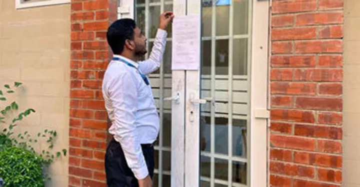 সিসিকে সাবেক মেয়র আনোয়ারুজ্জামানের বাসায় দুদকের নোটিশ