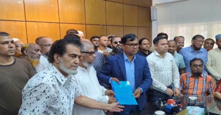 জেলা প্রশাসকের কাছে স্মারকলিপি প্রদান সিলেটে