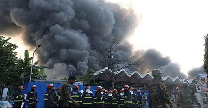 শাহজালাল আন্তর্জাতিক বিমানবন্দরে আগুন ; বিমান ওঠানামা সাময়িকভাবে স্থগিত