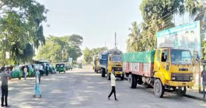 কোম্পানীগঞ্জে শ্রমিক নেতার বিরুদ্ধে মামলা দায়েরের প্রতিবাদে পরিবহন ধর্মঘট