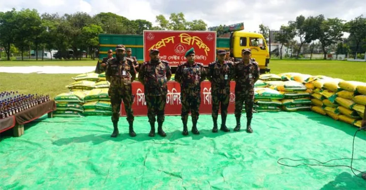 বিজিবি ৪৮ কর্তৃক চালানো পৃথক অভিযানে দেড় কোটি  টাকার চোরাচালানী মাল জব্দ