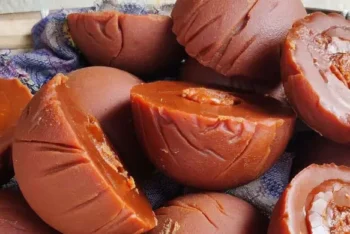 আসল খেজুরের গুড় কিনছেন তো, নিজেই যাচাই করুন