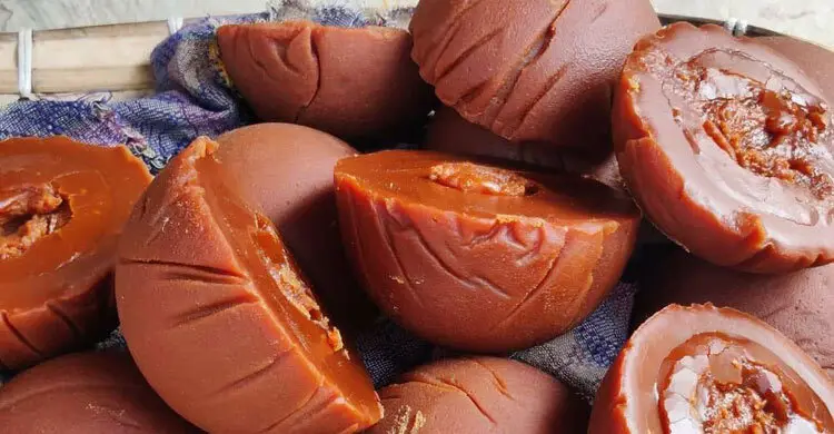 আসল খেজুরের গুড় কিনছেন তো, নিজেই যাচাই করুন