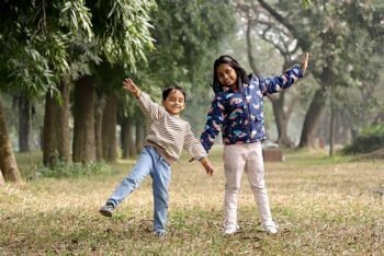শীতে শিশুকে নিয়ে ভ্রমণ: যাত্রার আগে যেসব প্রস্তুতি জরুরি